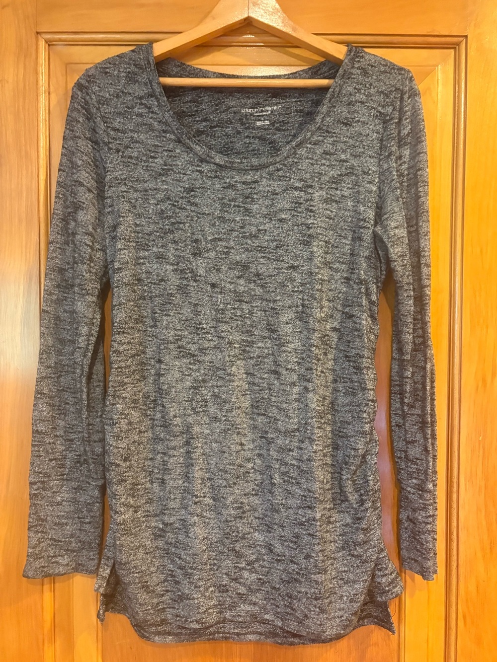 Liz Lange Maternity Women's Long Sleeve Scoop Neck Top - Gray Size Small